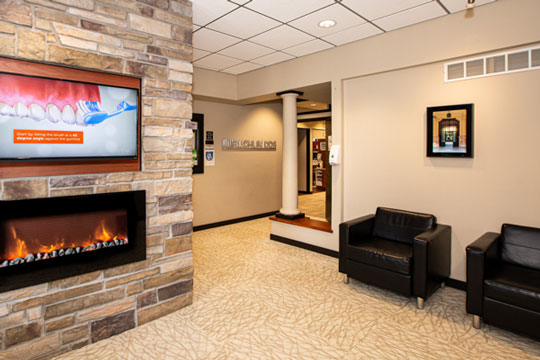 Lobby at Stephen L Ruchlin DDS Office.
