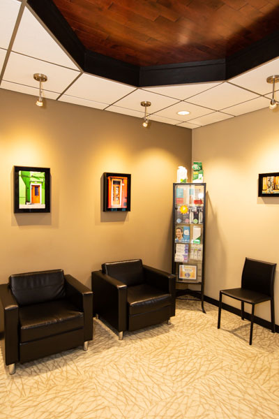  Stephen L Ruchlin DDS's waiting room.