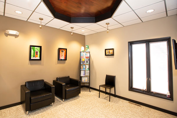 Waiting area interior at Stephen L Ruchlin DDS.